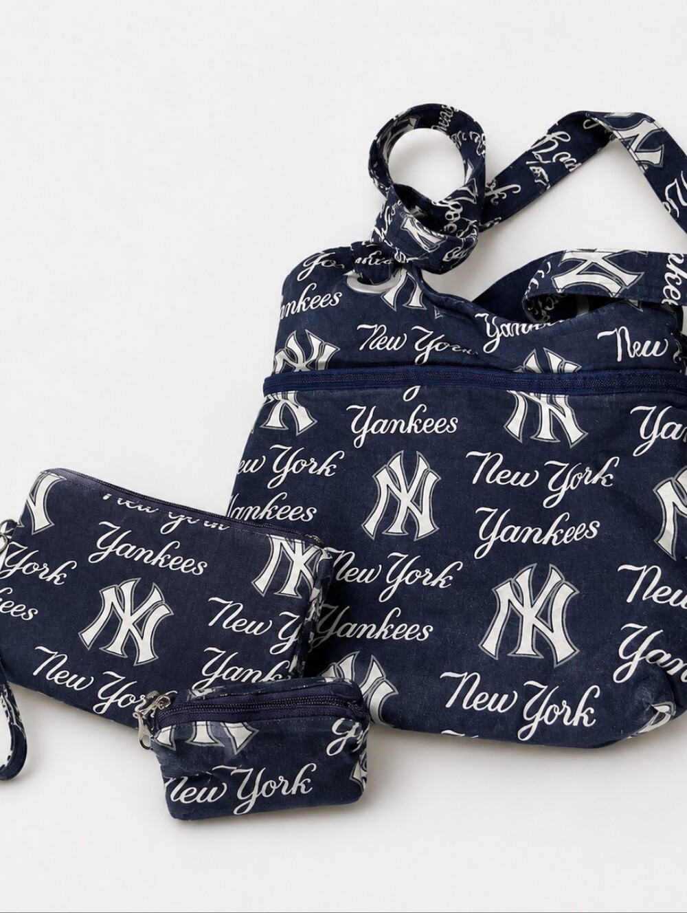 New York Yankees 4 piece bag and wristlet set.